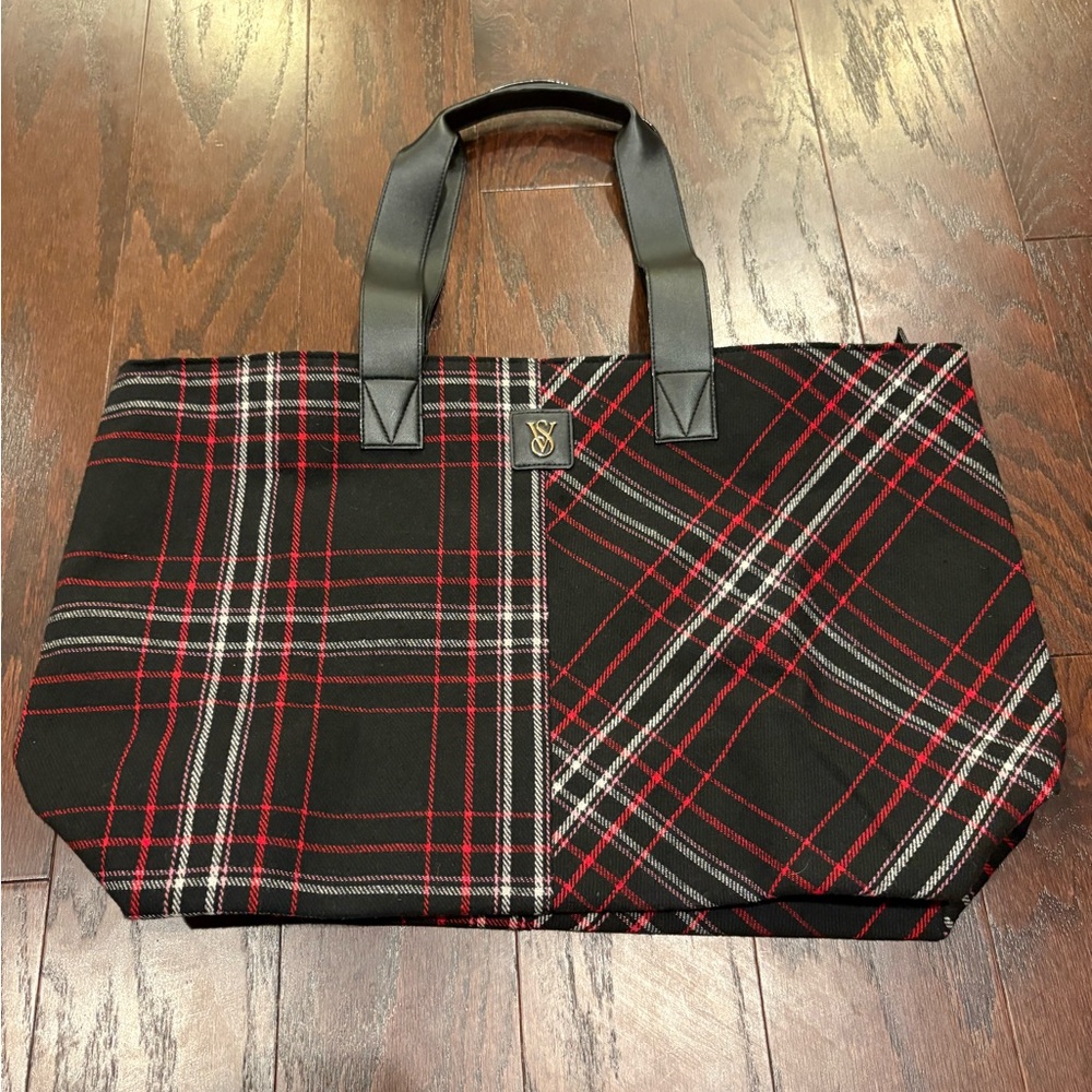 Victoria's Secret Red/Black/White Plaid Tote Bag Zipper Closure Large 23x13 NWOT
